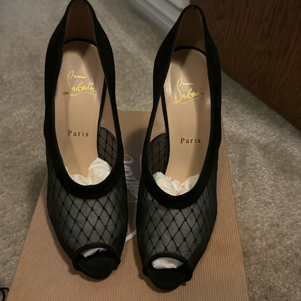 Christian Louboutin Heels. NEW! NEVER worn. - Picture 2 of 8